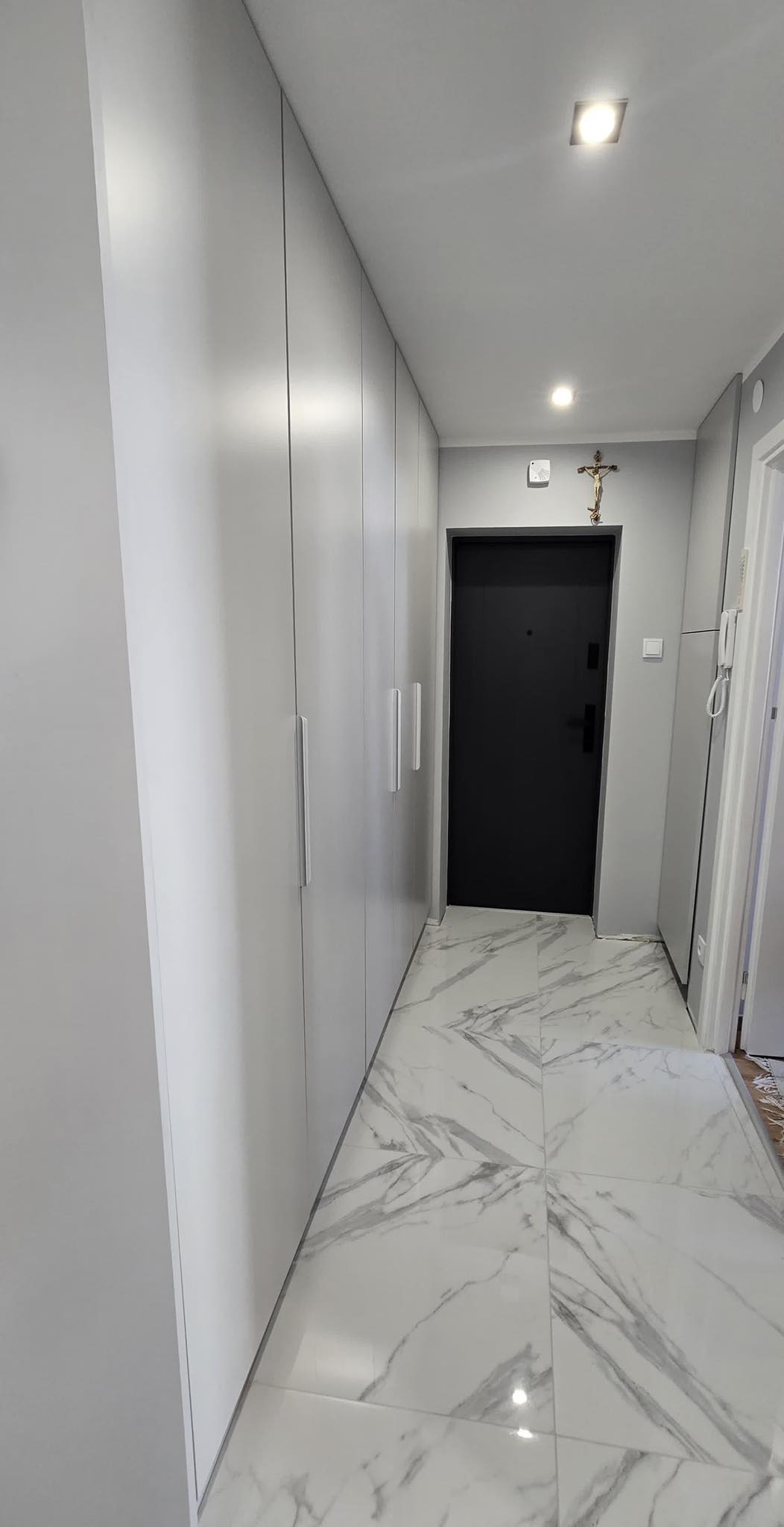 Szafa wnękowa - realizacja Lux-Meble